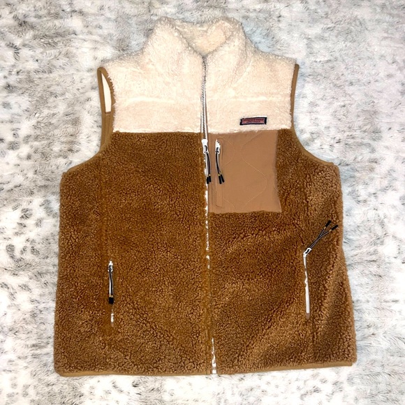 🆕Vineyard Vines- Supershep Faux Sherling Vest - Picture 2 of 8